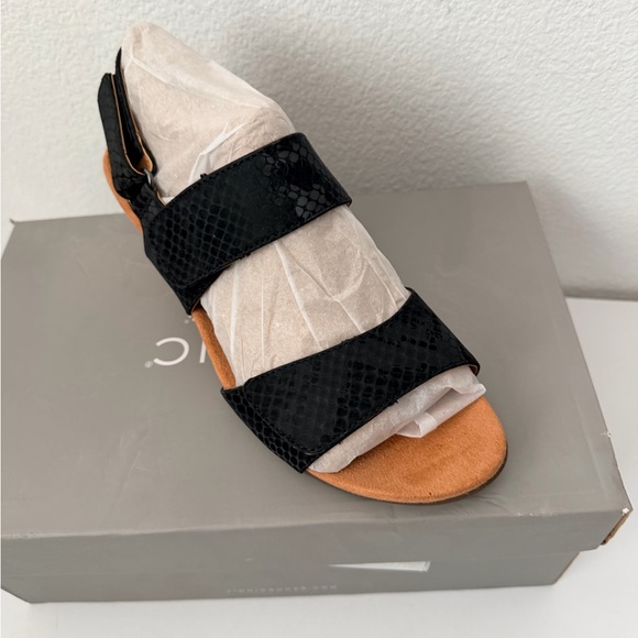 New  Vionic Snake Print Adjustable Wedge Sandals Kanya Black Sz 10 - Picture 3 of 6